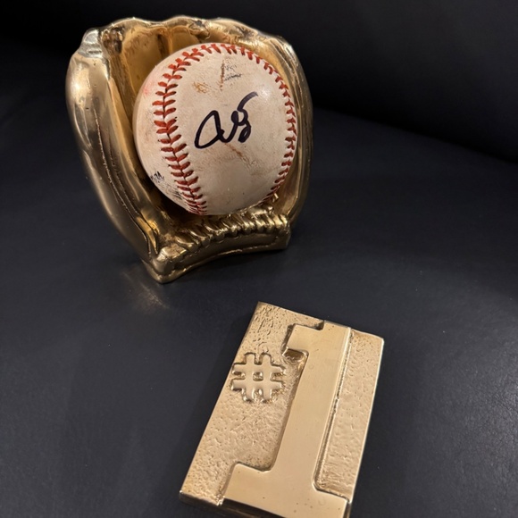 ⚾ VINTAGE Solid Brass Baseball Glove Ball Holder & No. 1 Plaque Desk Trophy Set - Picture 7 of 13